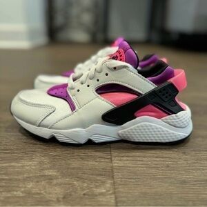 Nike Air Huarache "White/Black/Hyper Pink/Vivid Purple" sz 6